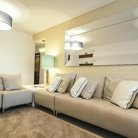 דירה 23: Stunning Apartment, Great Location *