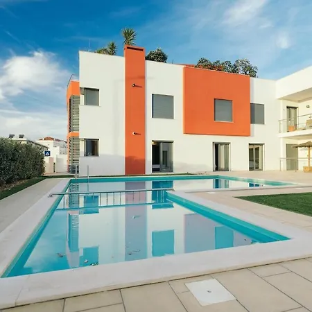 23: Stunning Apartment, Great Location *